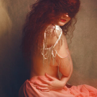 Lucivana: , , 